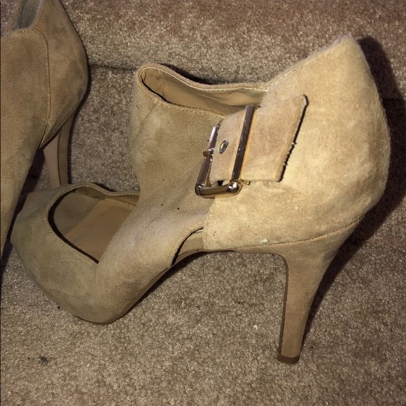 Designer Shoes - Picture 3 of 8